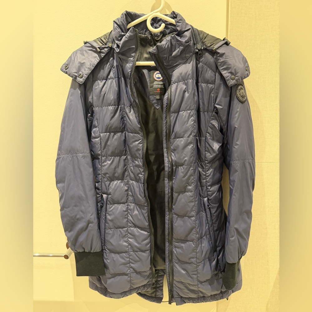 Canada Goose Women's Ellison Black Label Down Coat (color Navy)